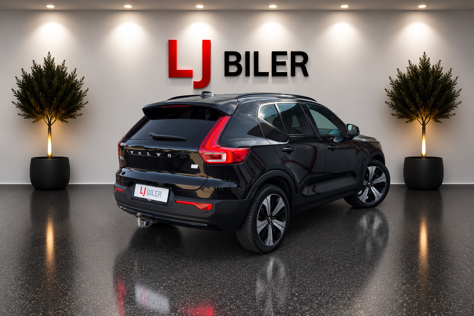 Sort Volvo XC40 fra 2023