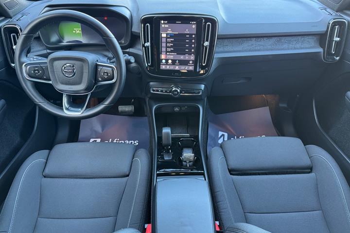 Sort Volvo XC40 fra 2023