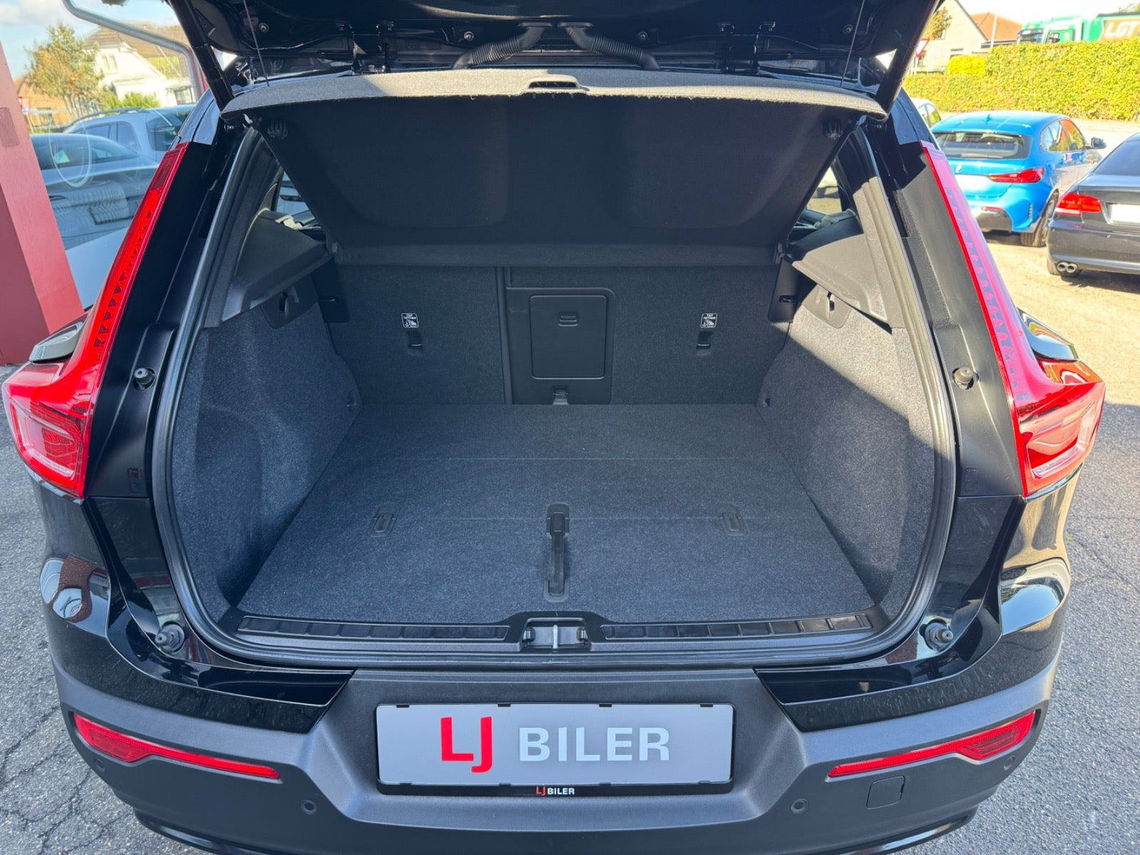 Sort Volvo XC40 fra 2023