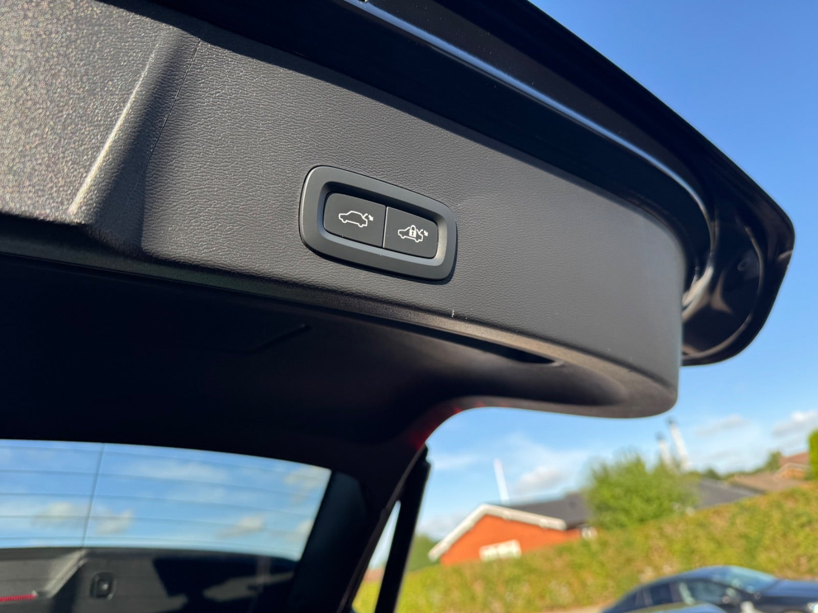 Sort Volvo XC40 fra 2023