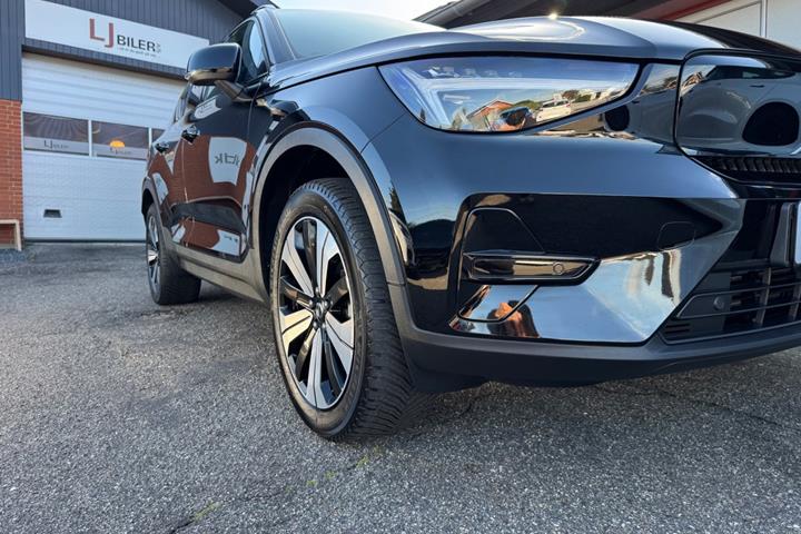 Sort Volvo XC40 fra 2023