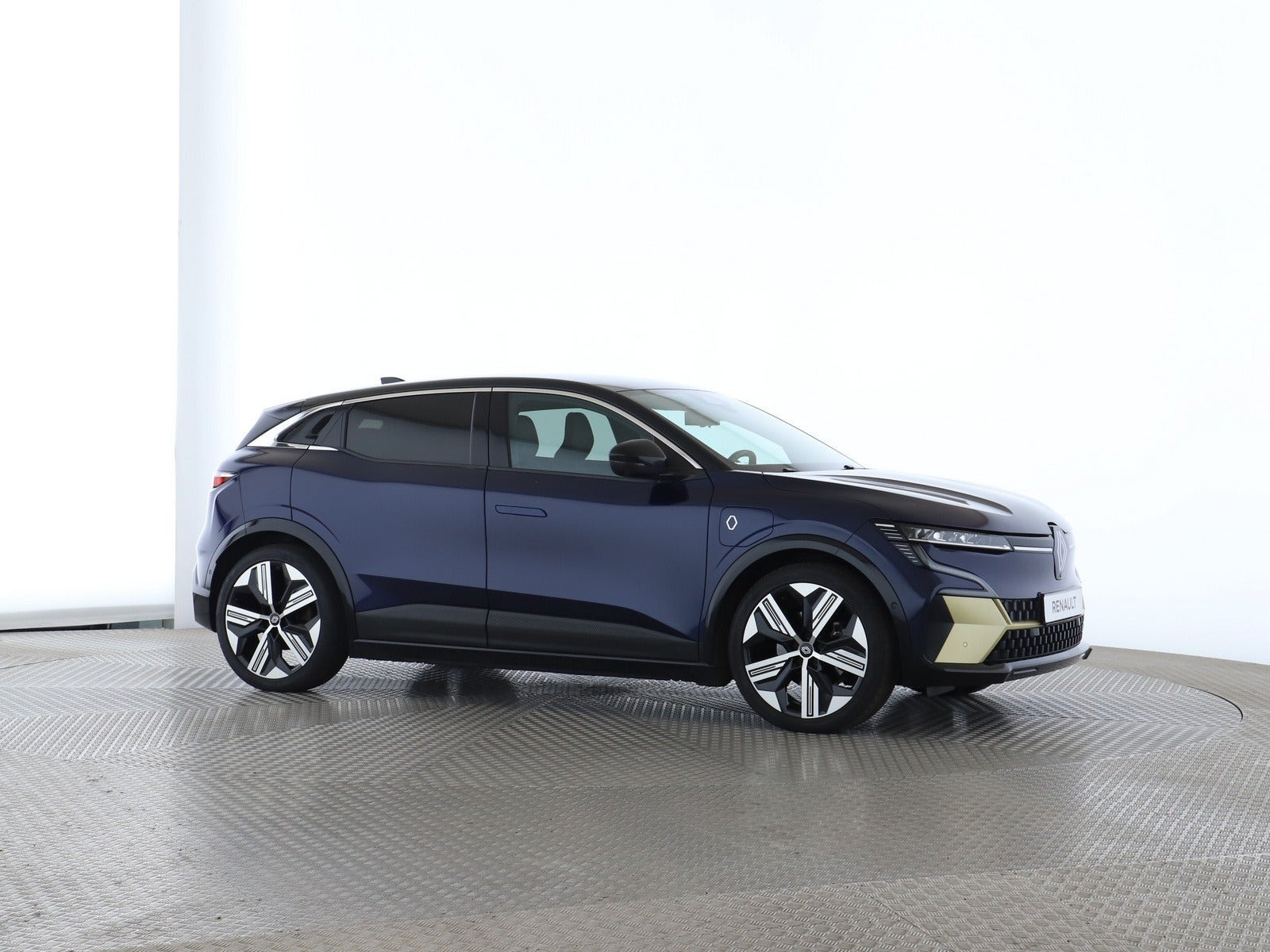 Blå Renault Megane E-Tech fra 2022