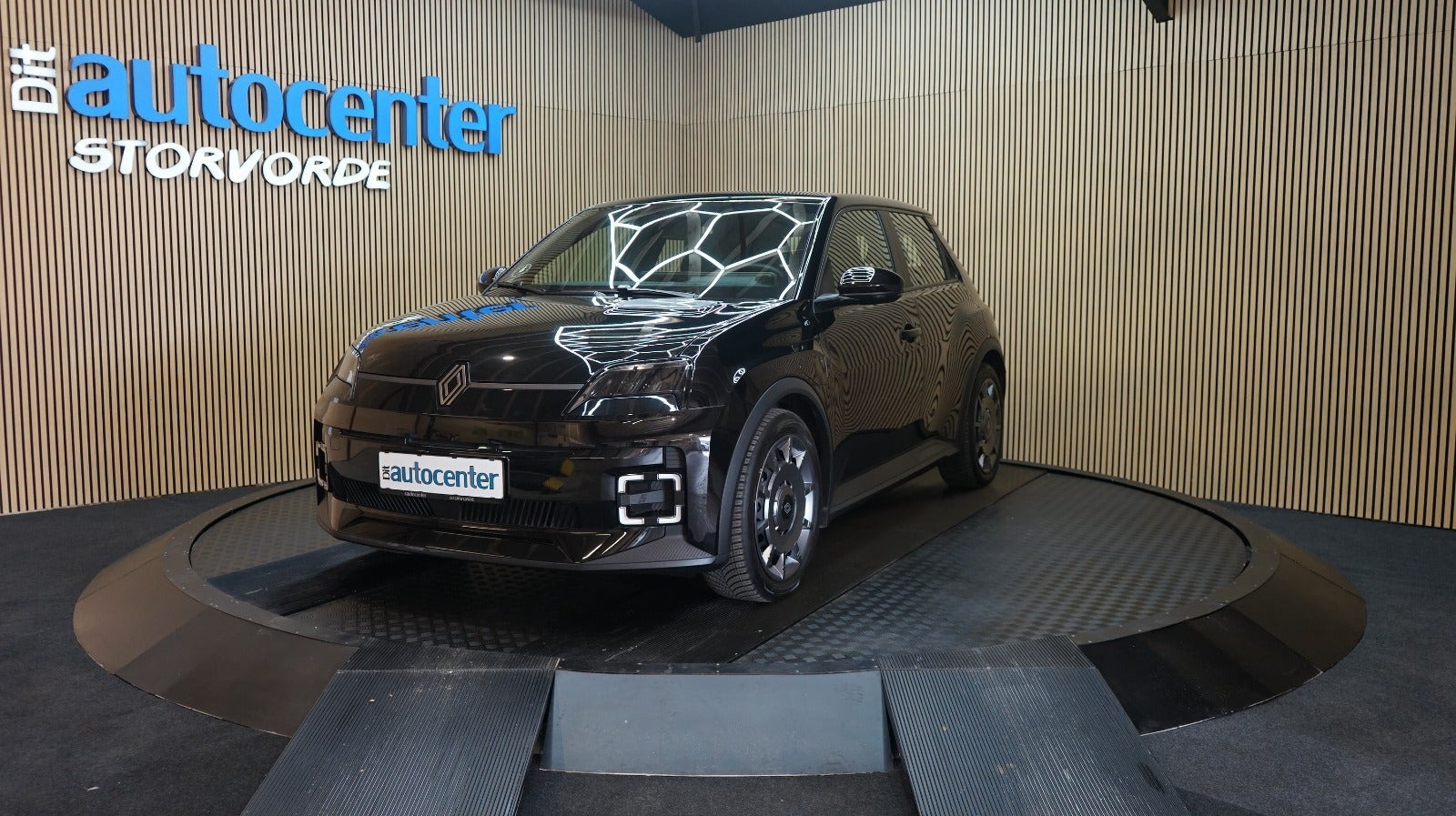 Sort Renault 5 E-Tech fra 2025