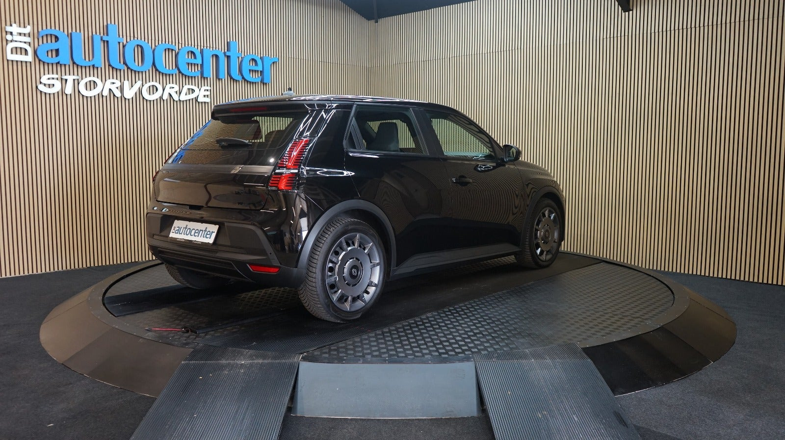 Sort Renault 5 E-Tech fra 2025