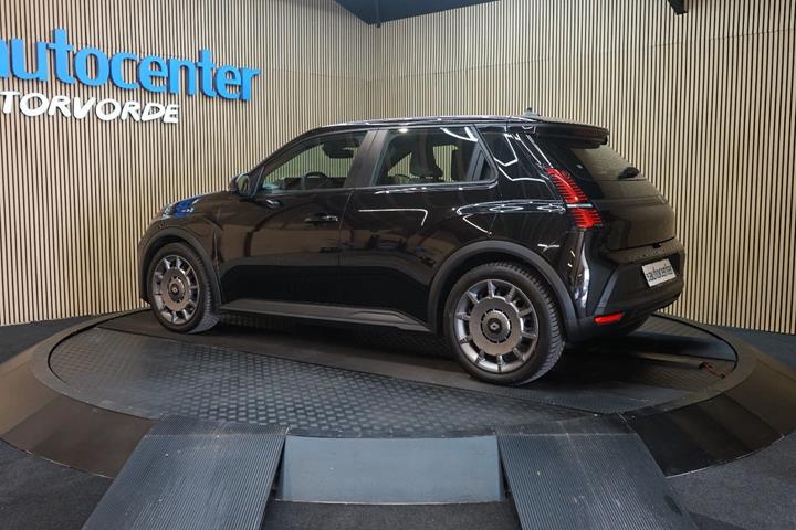 Sort Renault 5 E-Tech fra 2025