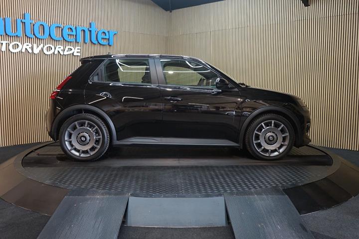 Sort Renault 5 E-Tech fra 2025