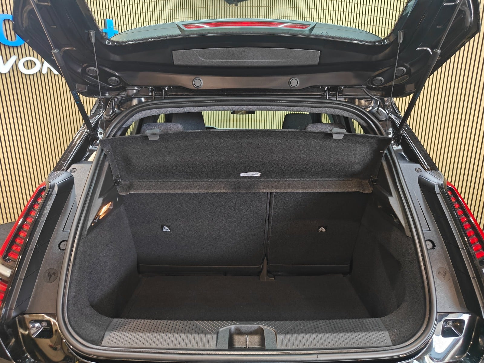 Sort Renault 5 E-Tech fra 2025