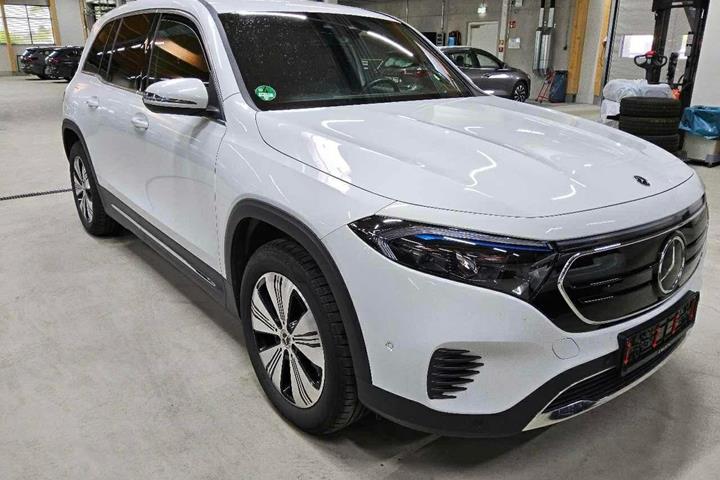 Hvid Mercedes EQB250+ fra 2024