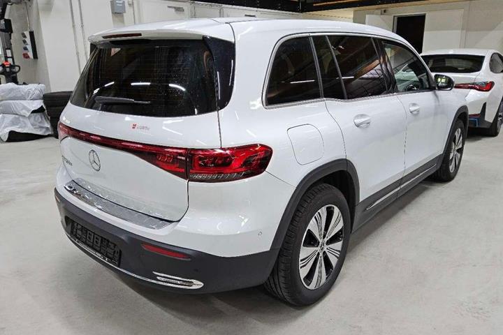 Hvid Mercedes EQB250+ fra 2024