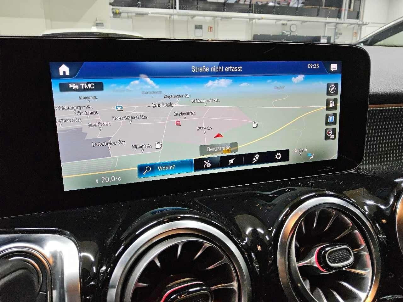 Hvid Mercedes EQB250+ fra 2024