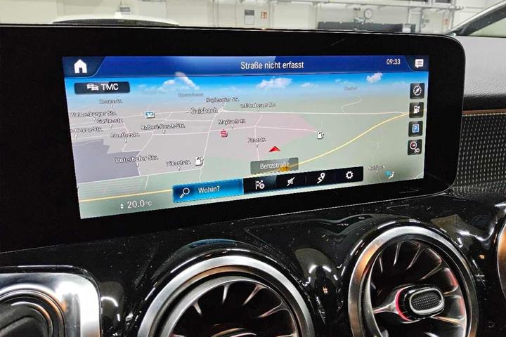 Hvid Mercedes EQB250+ fra 2024