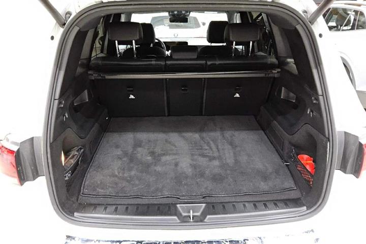 Hvid Mercedes EQB250+ fra 2024