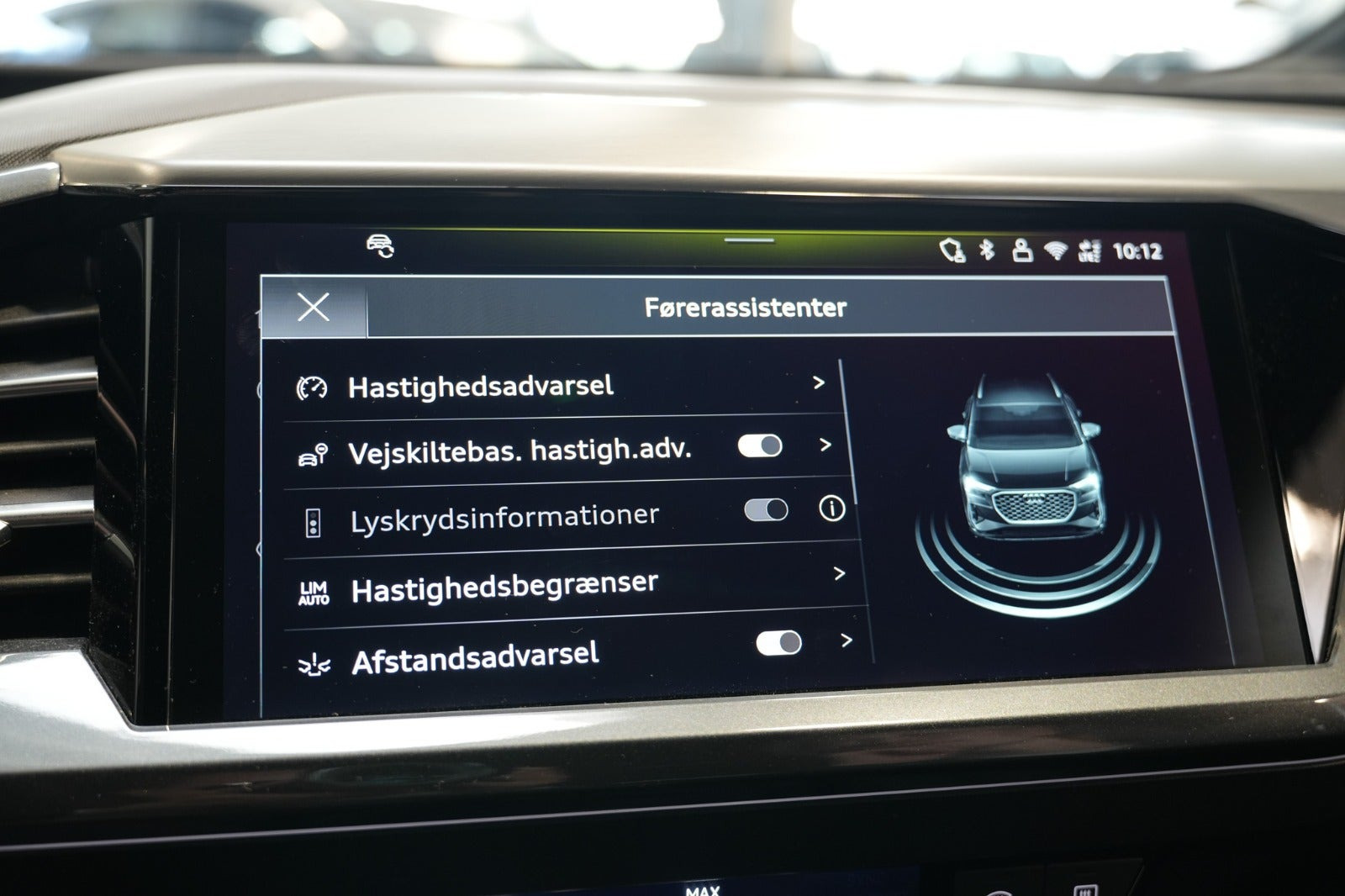 Hvid Audi Q4 e-tron fra 2024