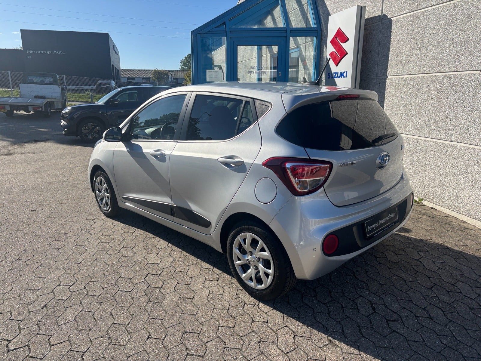 Sølv Hyundai i10 fra 2019