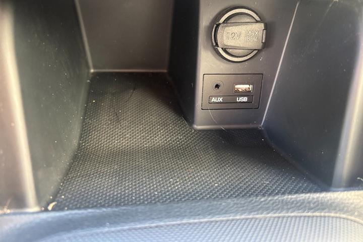 Sølv Hyundai i10 fra 2019