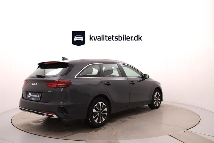 Grå Kia Ceed fra 2023