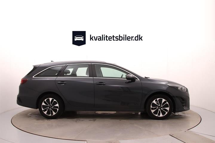 Grå Kia Ceed fra 2023