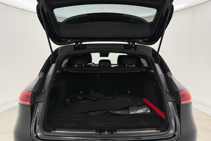 Sort Mercedes EQC400 fra 2020