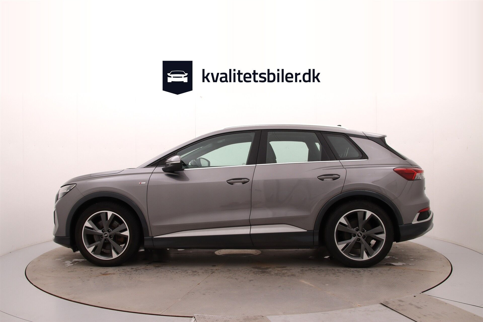 Grå Audi Q4 fra 2022