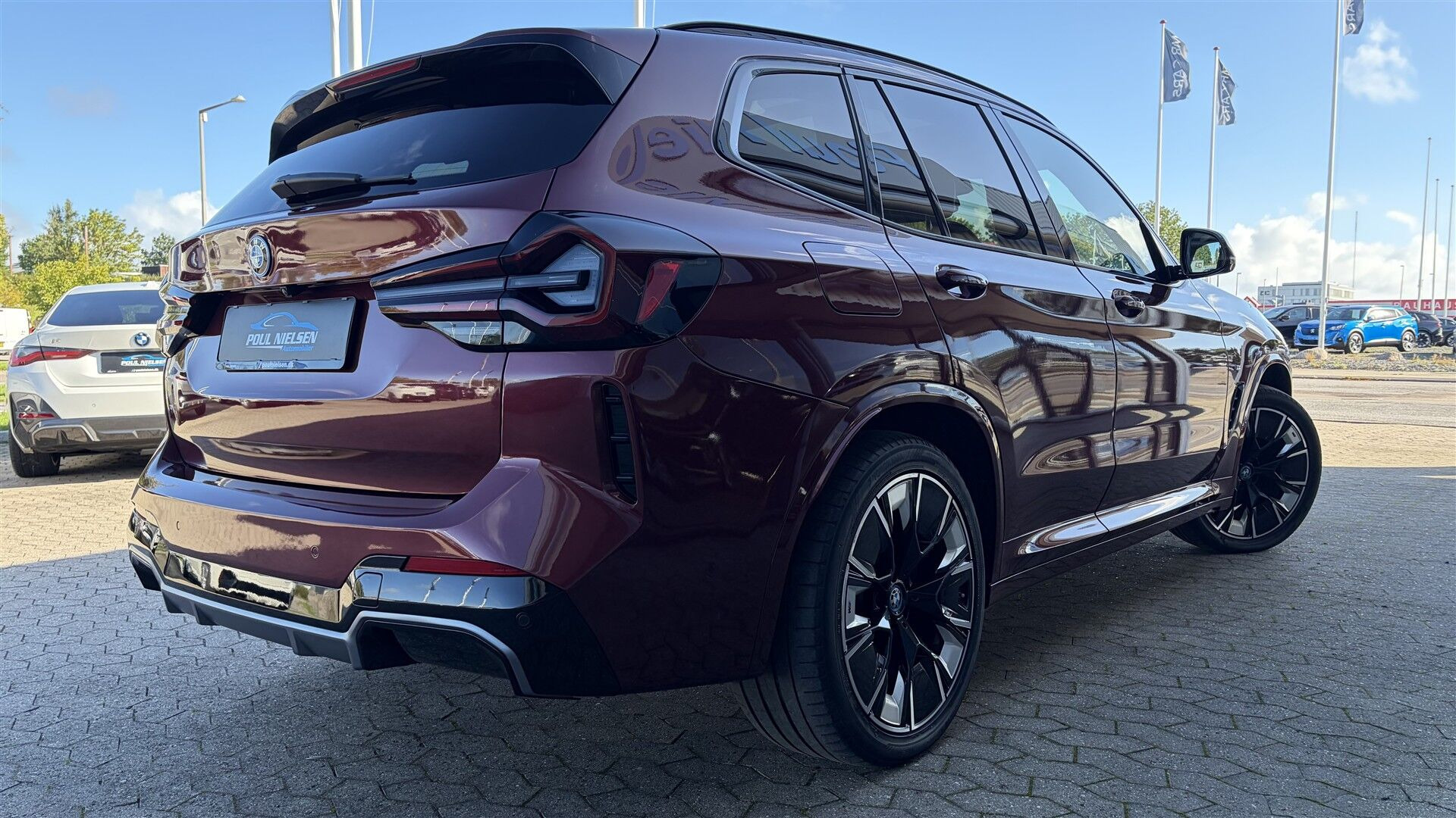 Rød BMW iX3 fra 2022