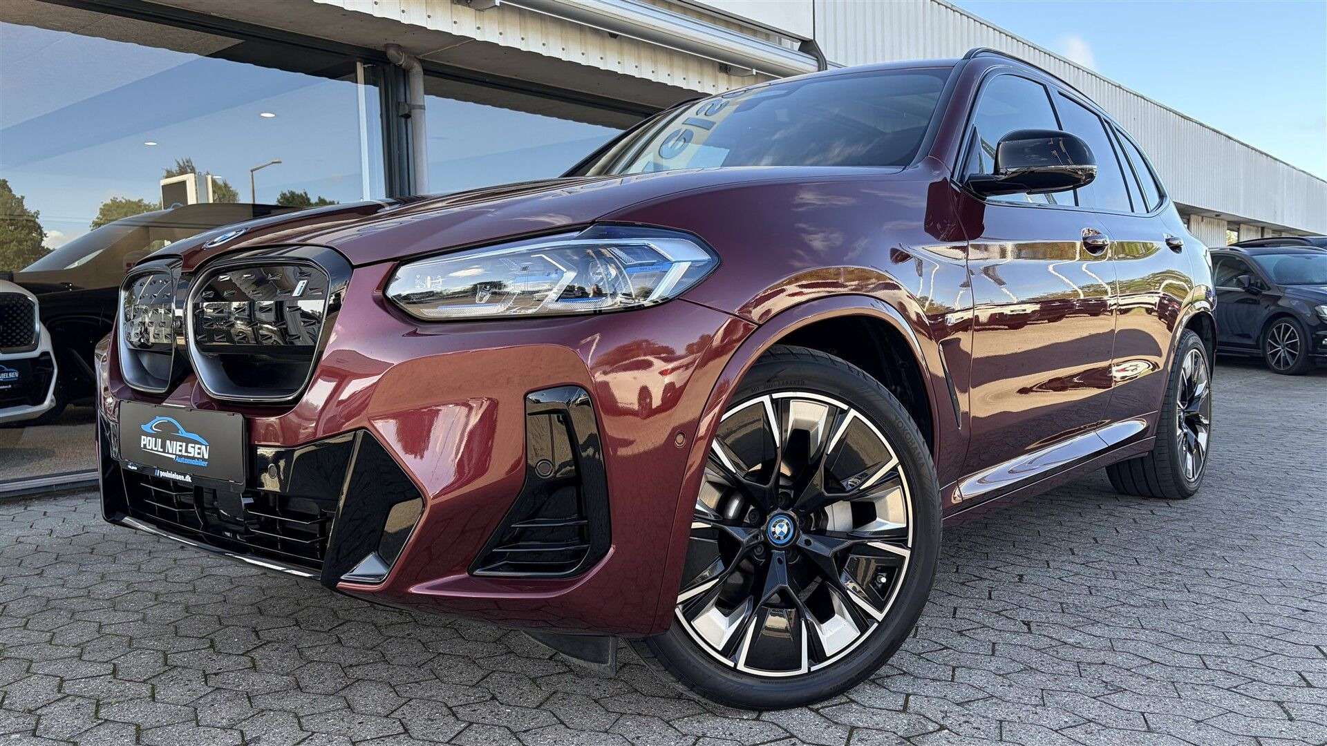 Rød BMW iX3 fra 2022