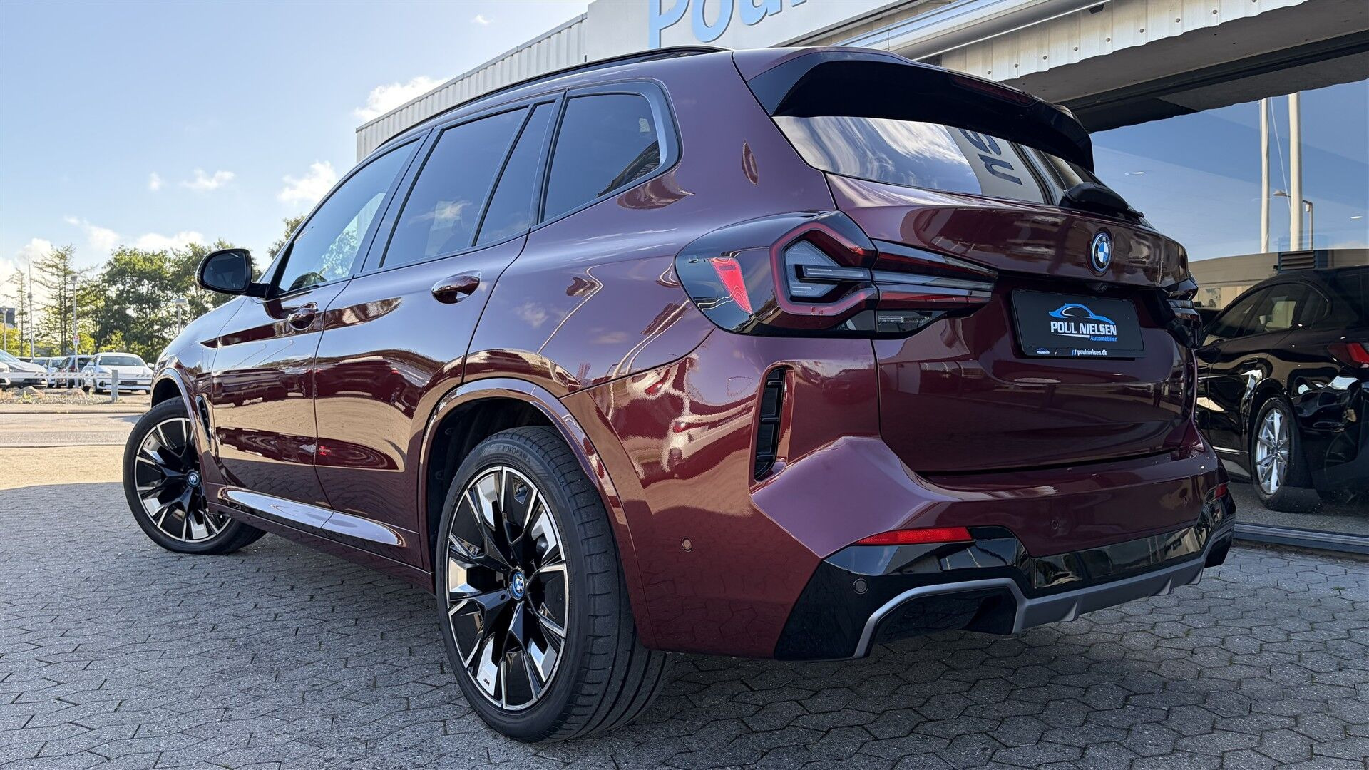 Rød BMW iX3 fra 2022