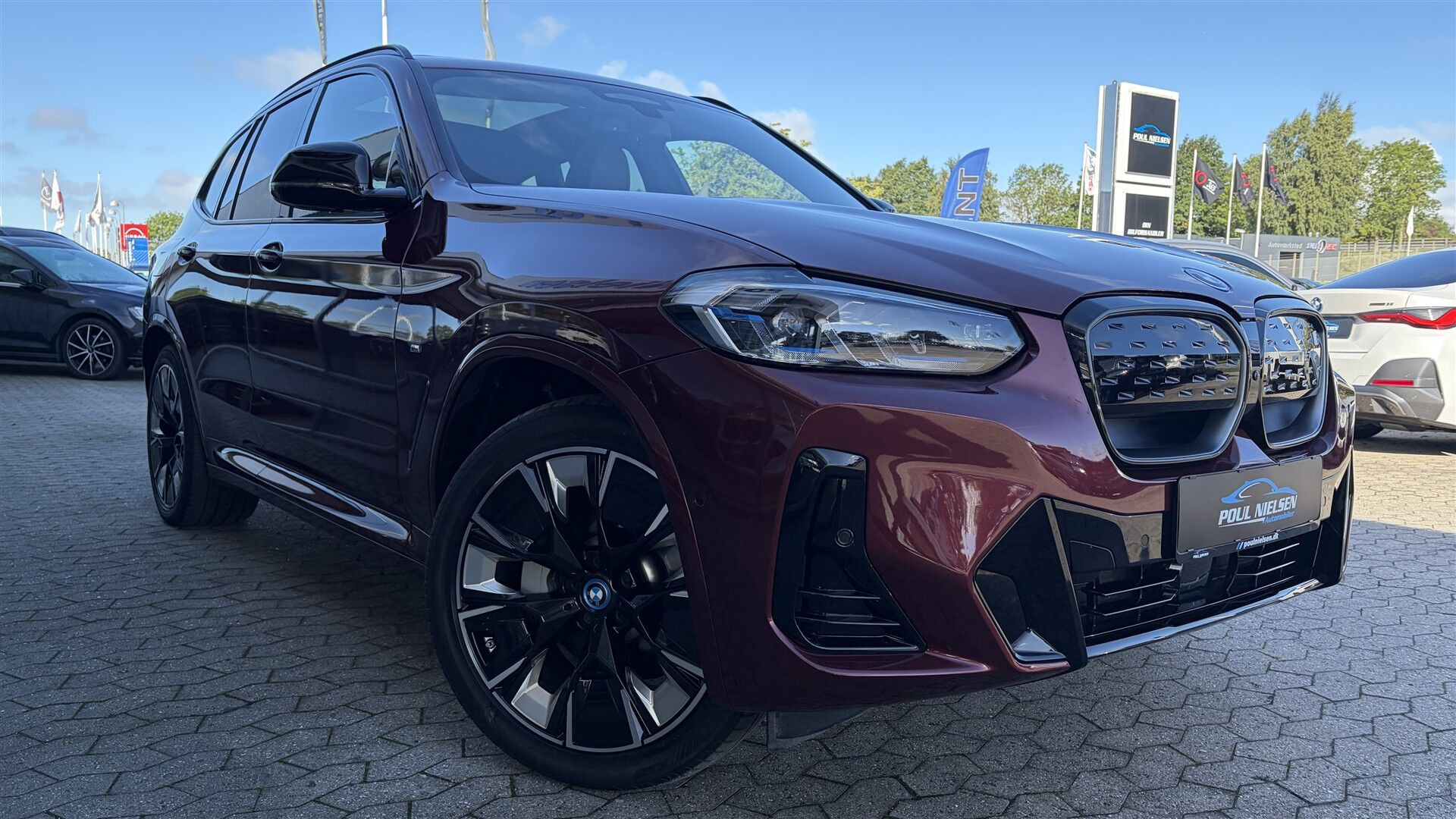 Rød BMW iX3 fra 2022