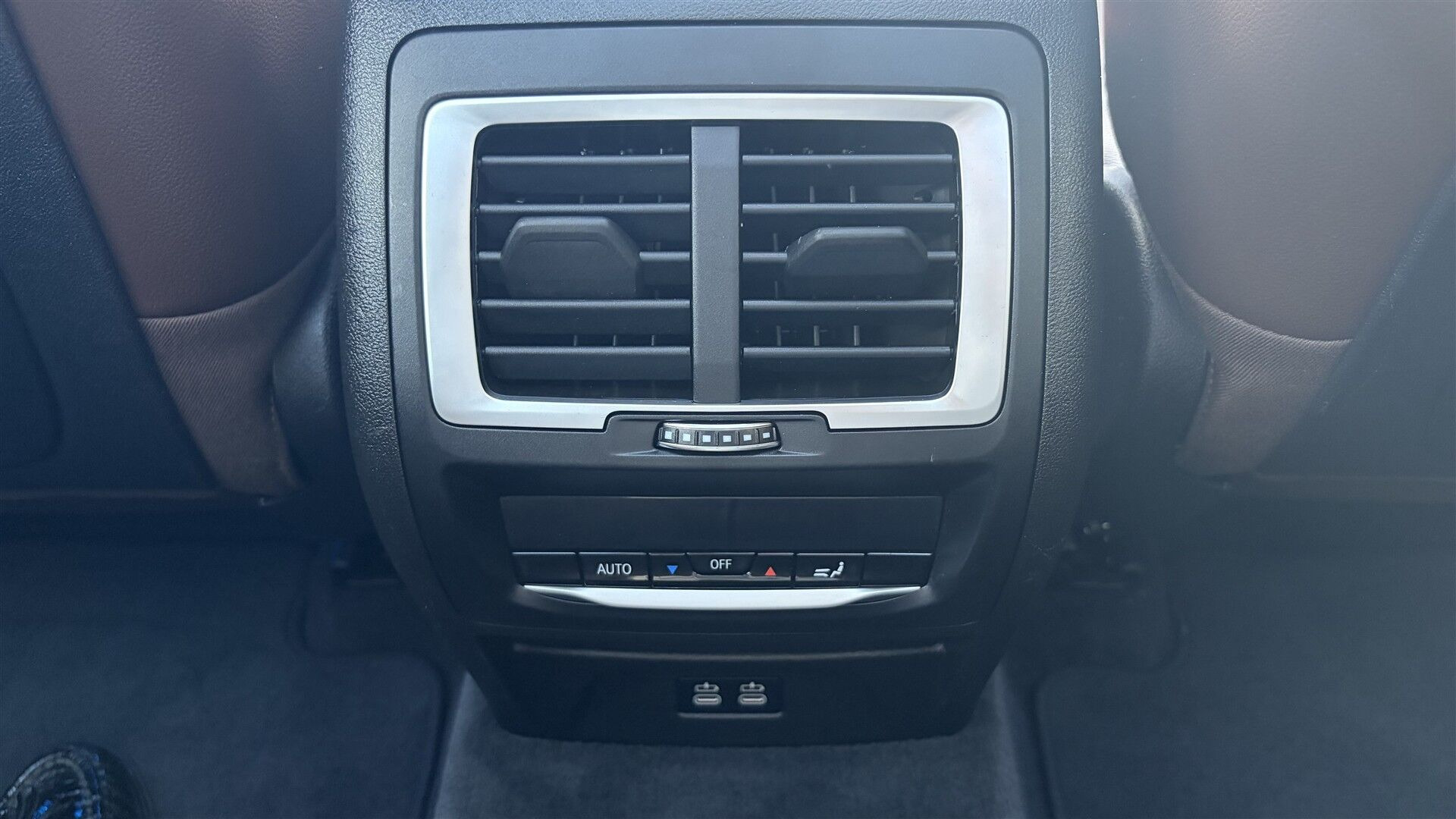 Rød BMW iX3 fra 2022