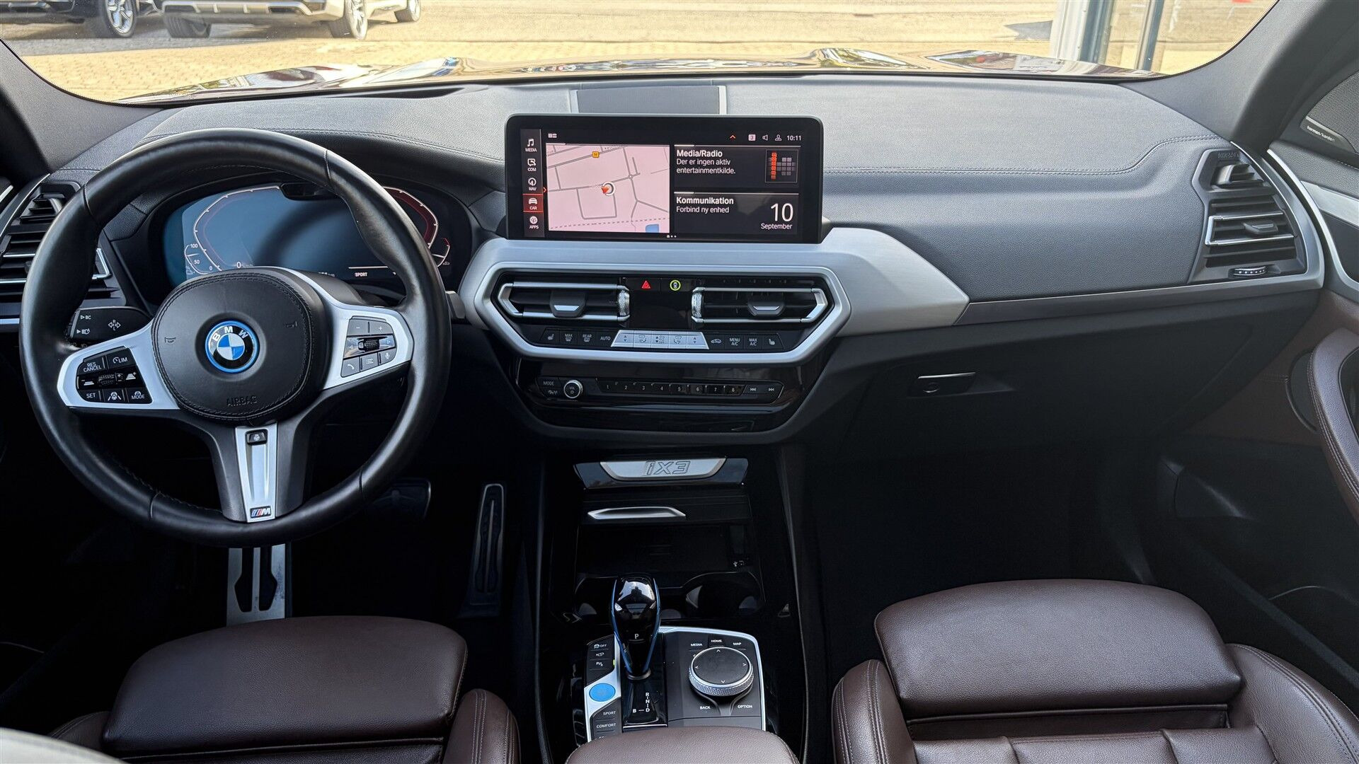 Rød BMW iX3 fra 2022