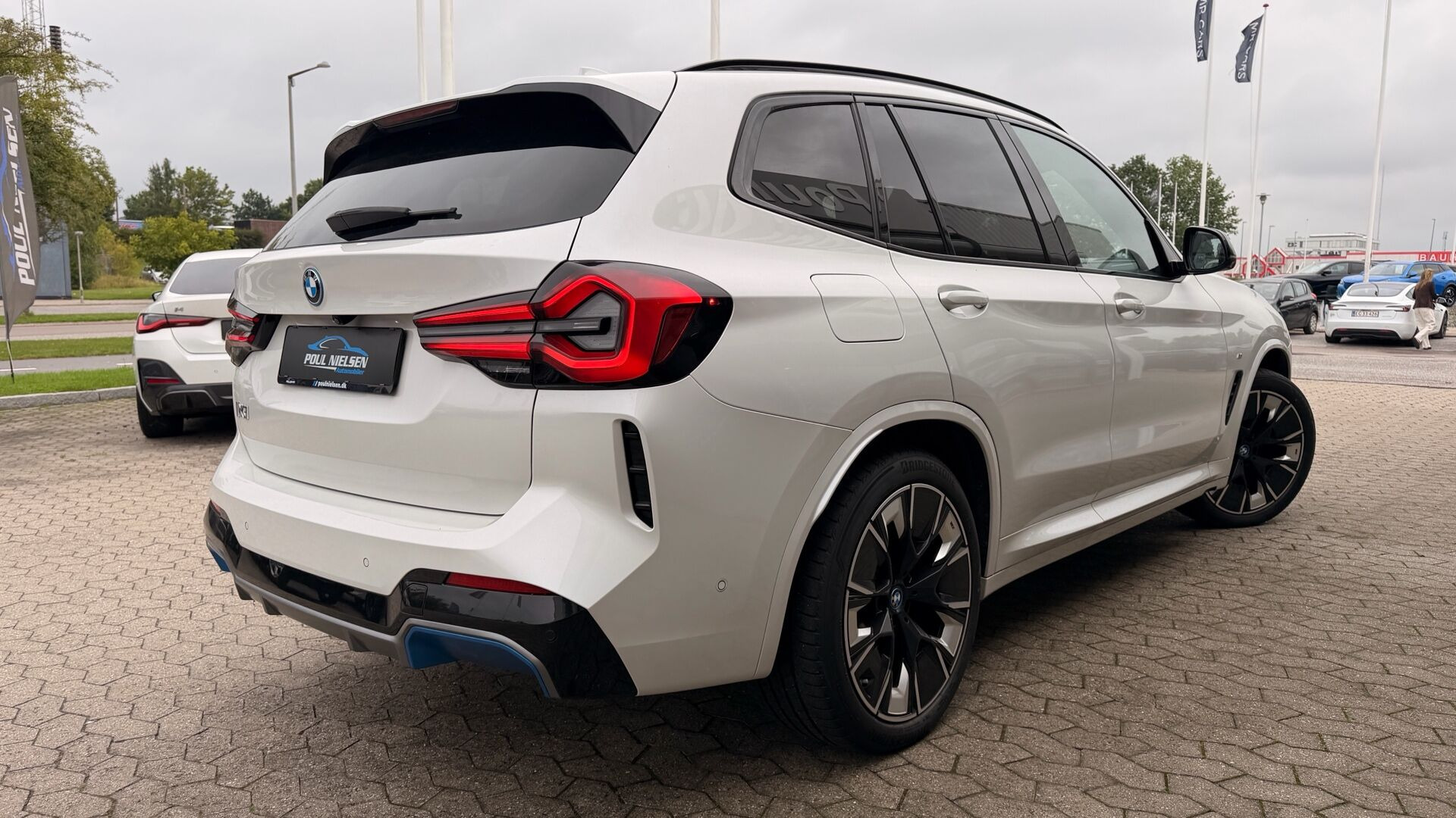 Hvid BMW iX3 fra 2023