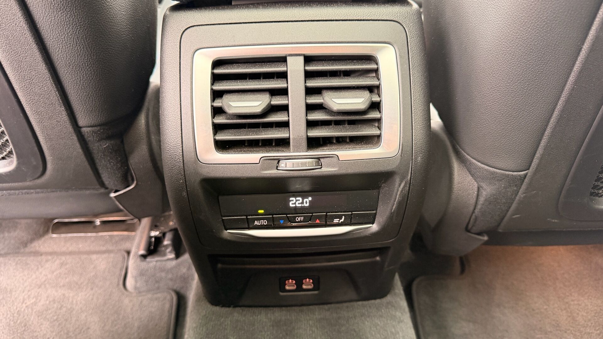 Hvid BMW iX3 fra 2023