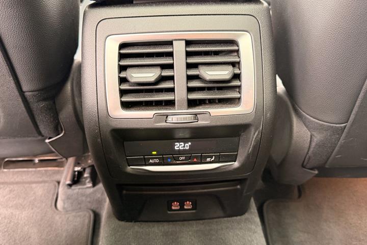 Hvid BMW iX3 fra 2023