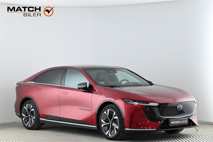 Rød Mazda 6e fra 2026