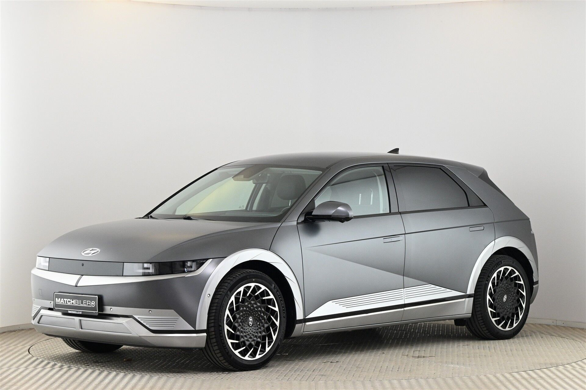 Grå Hyundai Ioniq 5 fra 2021