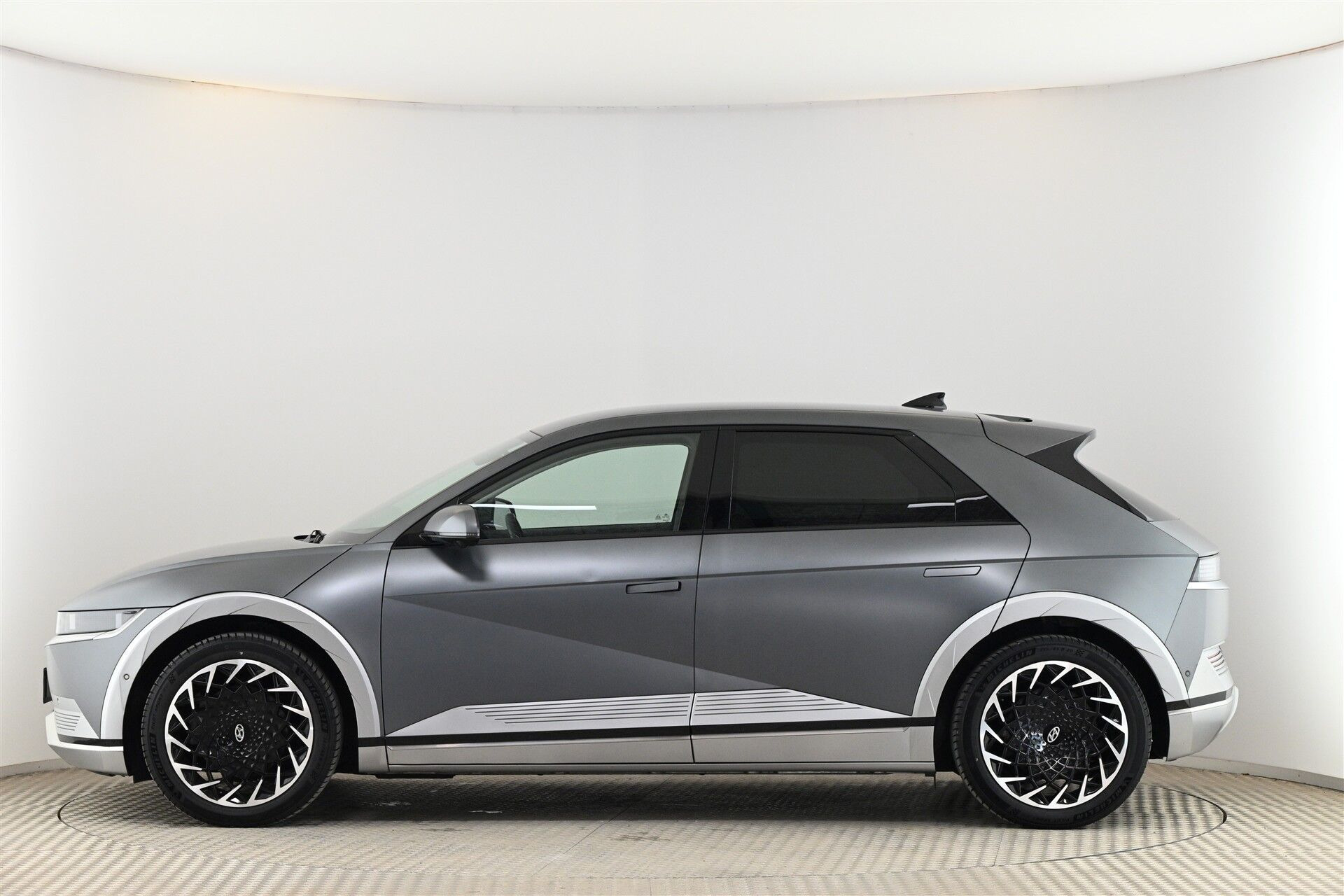Grå Hyundai Ioniq 5 fra 2021