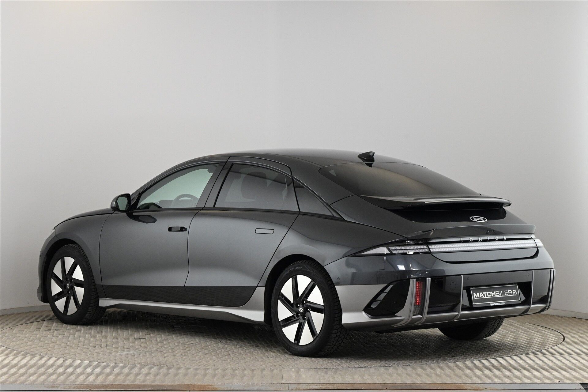 Grå Hyundai Ioniq 6 fra 2023