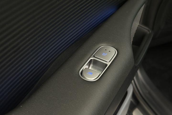 Grå Hyundai Ioniq 6 fra 2023