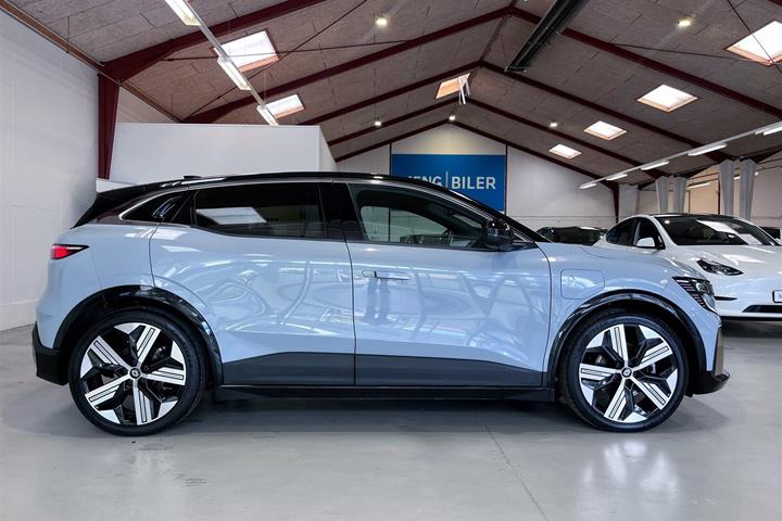 Grå Renault Mégane fra 2023