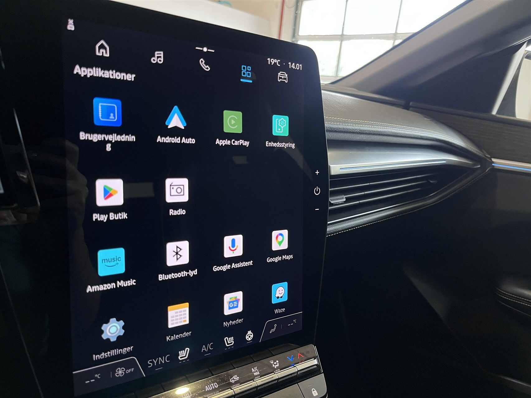 Grå Renault Mégane fra 2023