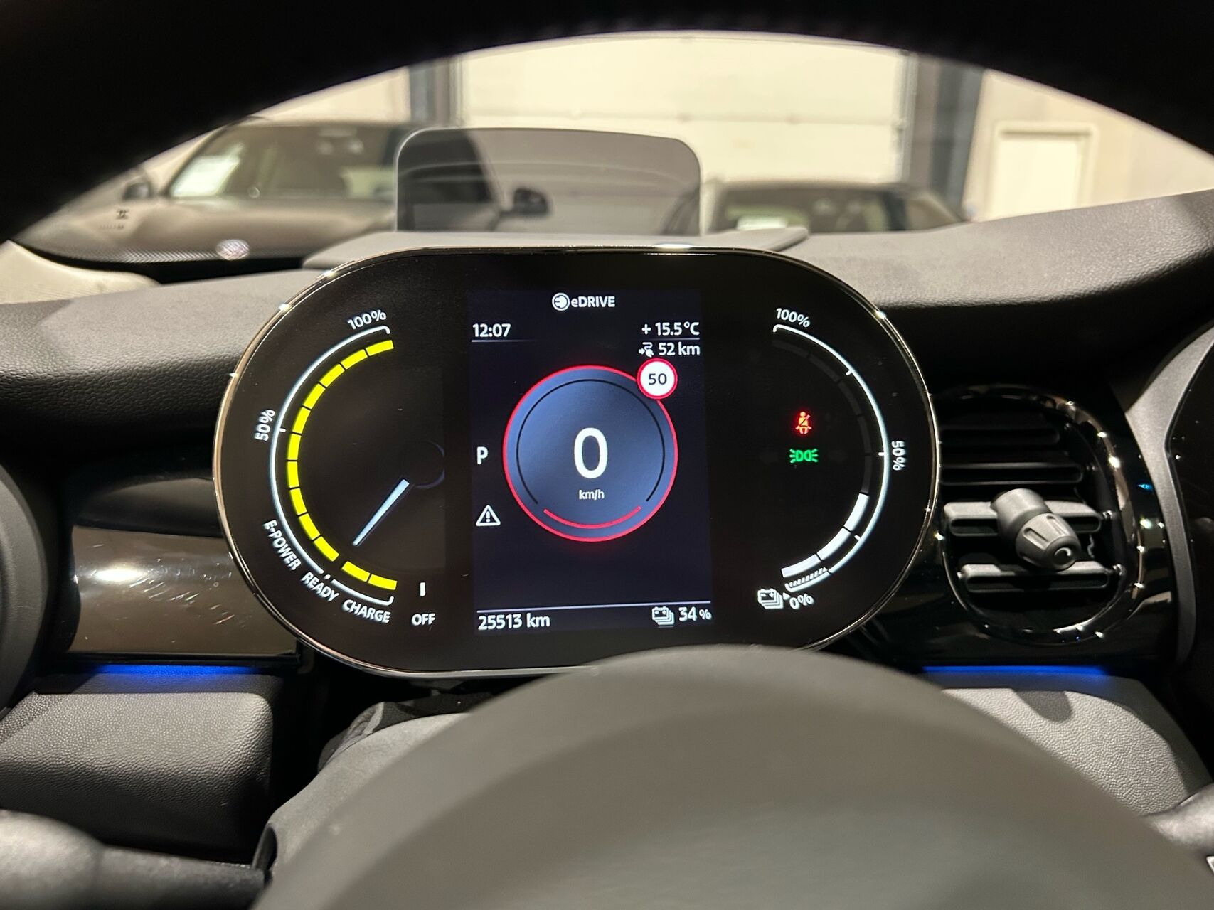Sølv Mini Cooper fra 2023