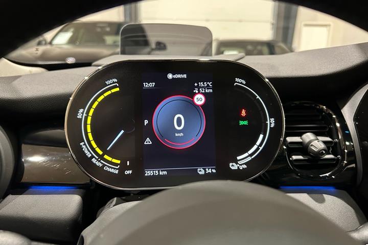 Sølv Mini Cooper fra 2023
