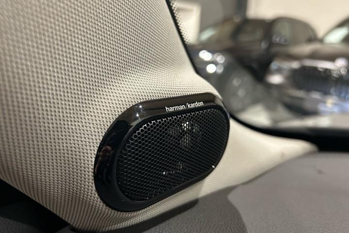 Sølv Mini Cooper fra 2023