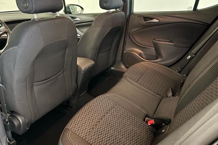 undefined Opel Astra fra 2016