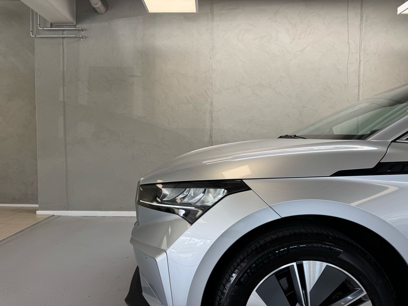 Sølv Skoda Enyaq fra 2023