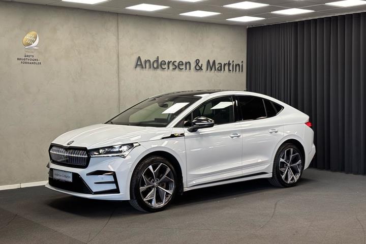 Hvid Skoda Enyaq fra 2022