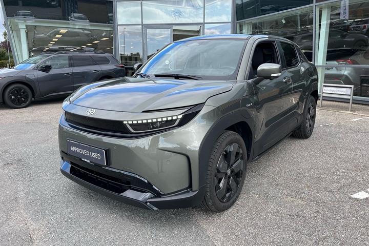 Grøn Toyota Urban Cruiser fra 2026 set udefra