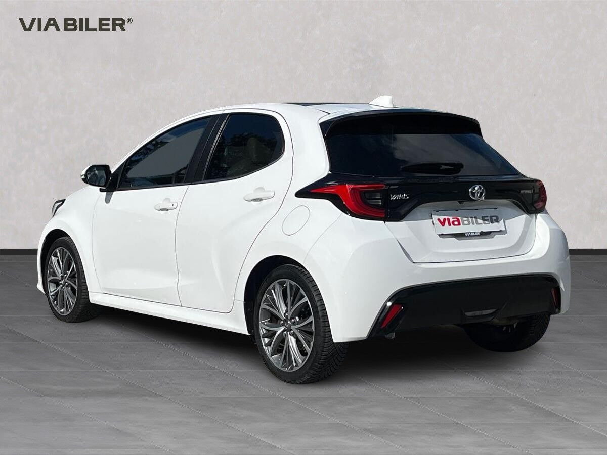 Hvid Toyota Yaris fra 2022
