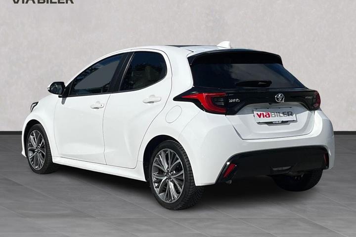 Hvid Toyota Yaris fra 2022