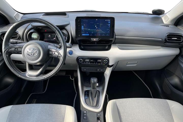 Hvid Toyota Yaris fra 2022