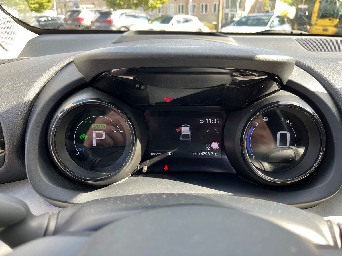 Hvid Toyota Yaris fra 2022